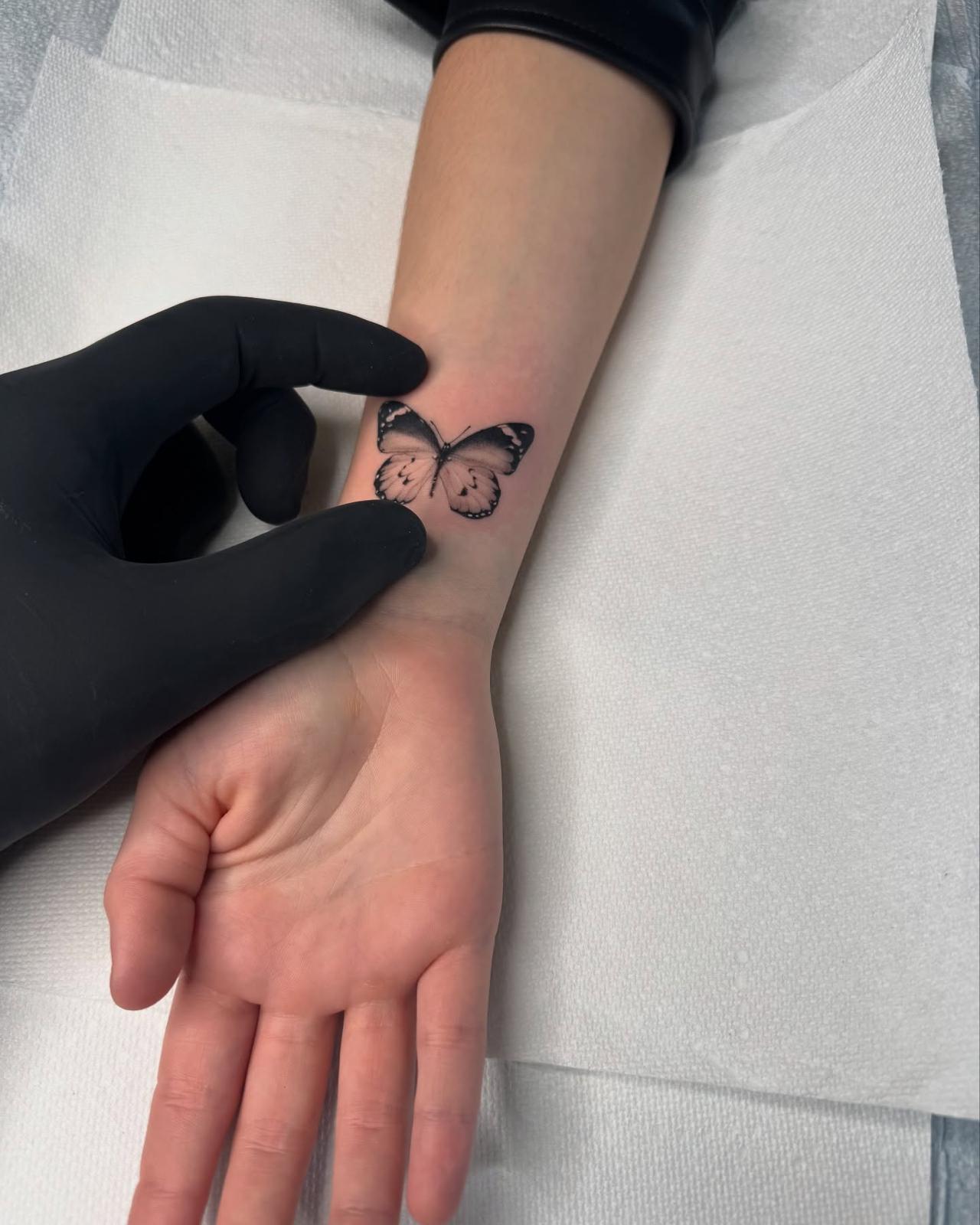 Butterfly — Wrist