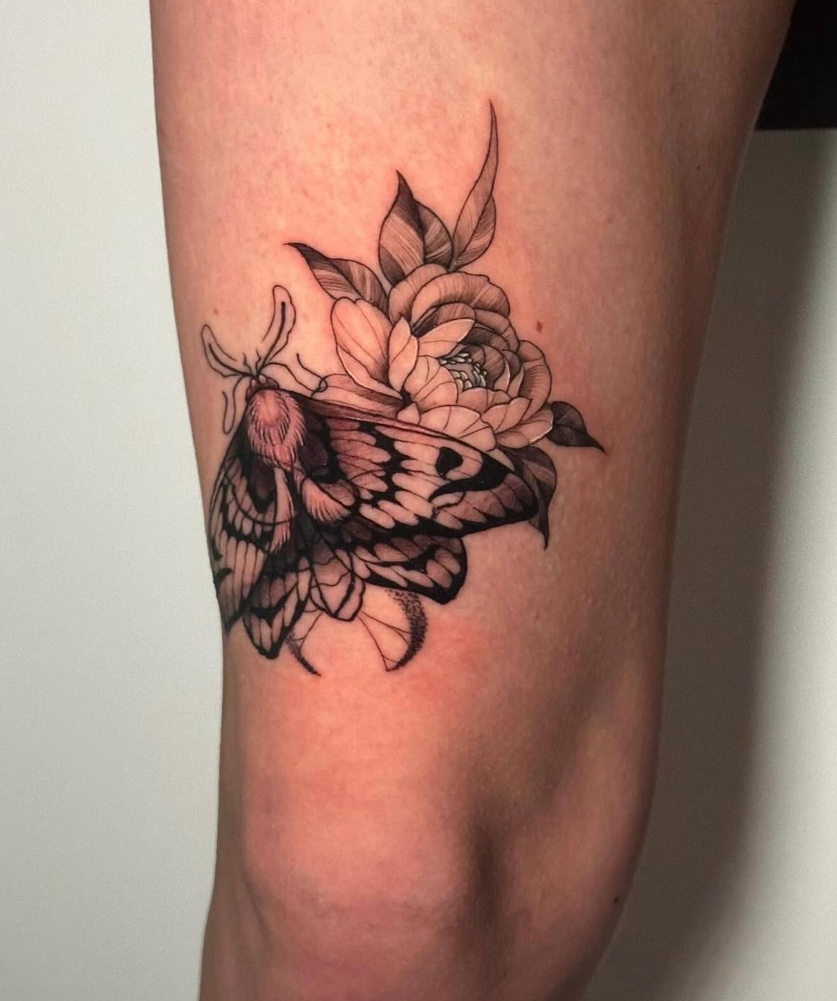 Peony & Moth — Leg
